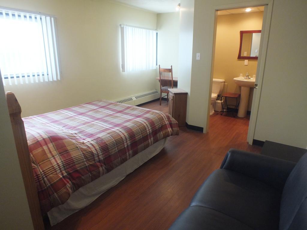 Residences Campus Notre-Dame-De-Foy Saint-Augustin-de-Desmaures Rom bilde